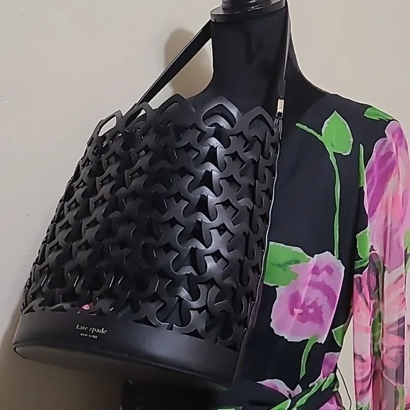 Kate Spade Leather Cut Out Black Shoulder Bag - Picture 4 of 12